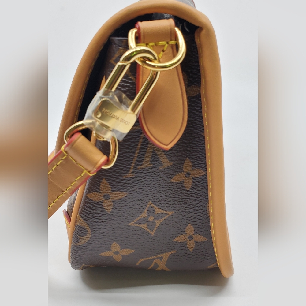 Louis Vuitton Diane PM Monogram PM - Picture 6 of 15